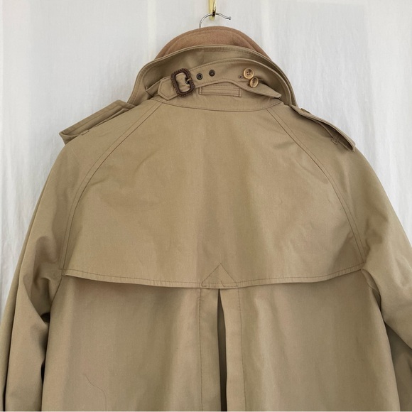 Classic Tan Women's Trench Coat - Picture 3 of 12